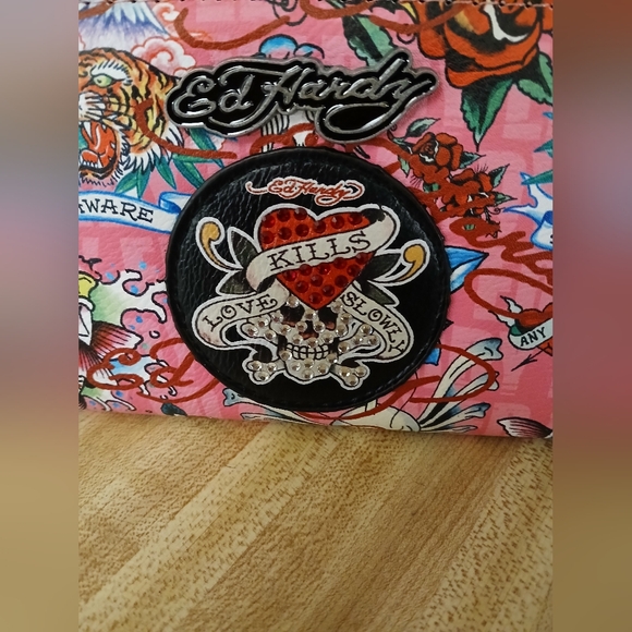 SOLD DO NOT BUY Ed Hardy NWT Pink & Skull Long Full Zip Around Wallet - Picture 4 of 9